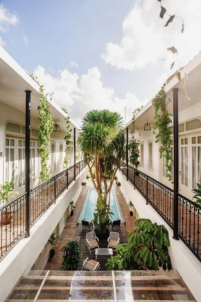  Brown Feather Hotel  Kuta